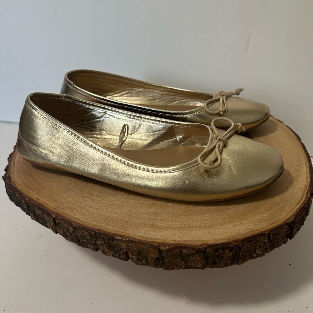 โจ๐ฉฐ Metallic Gold Ballet Flats โ Rouge ๐ฉฐโจ - Picture 2 of 11